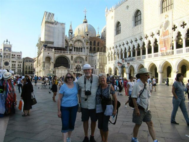 9696749668_d9b25344ca_k